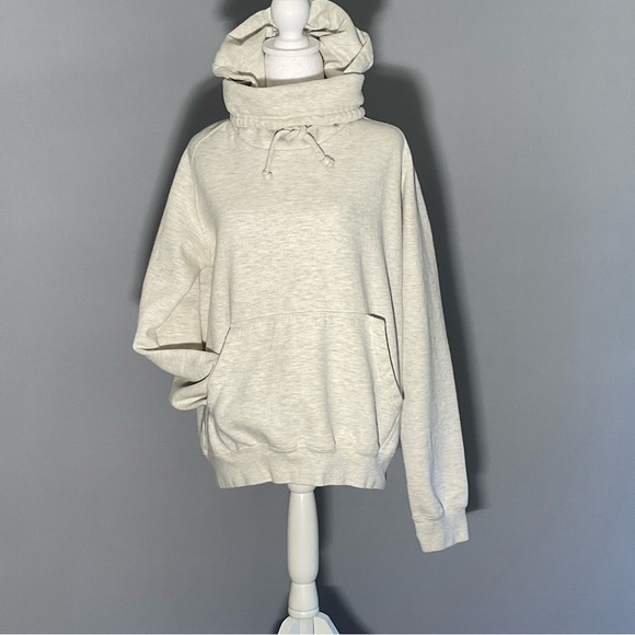 Carbon Size Medium Gray Hoodie With Drawstring Turtle Neck Thick Soft Material - Picture 15 of 16